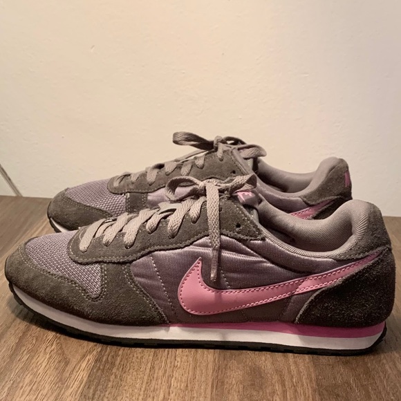 Nike Shoes - 🆕 NIKE SUEDE NIKE RUNNERS